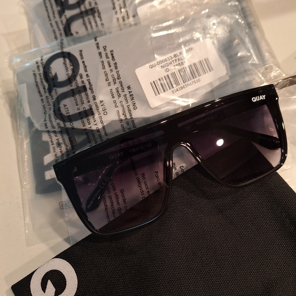 Quay Australia - Nightfall - Bestseller - Black Frame/ Smoke Lens - Medium - Picture 8 of 8